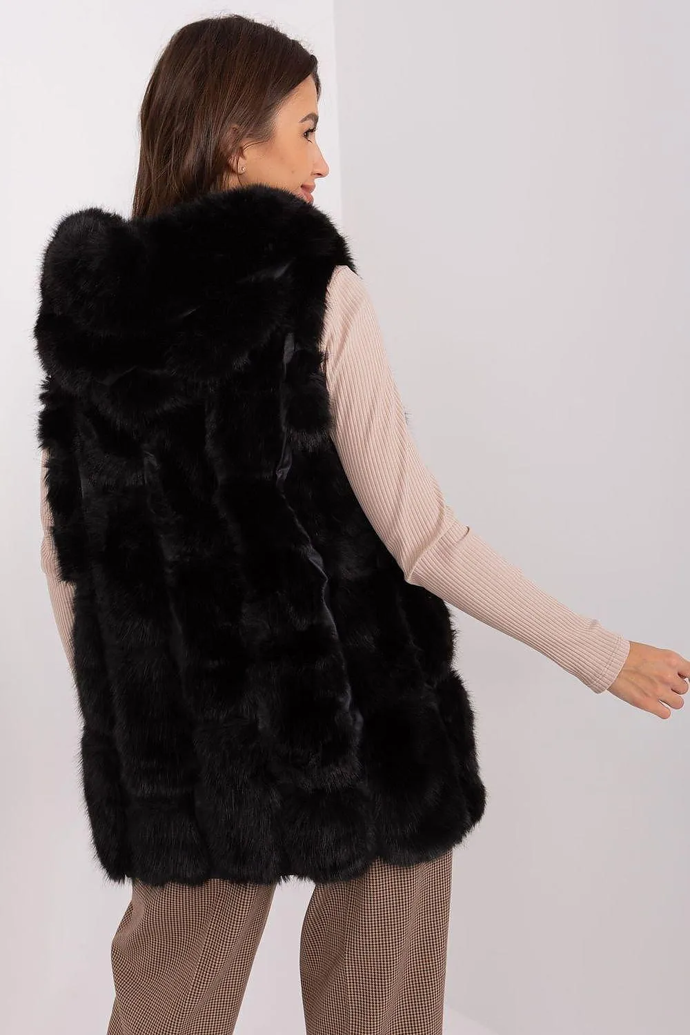 Elegant Hooded Faux Fur Vest for Stylish Warmth