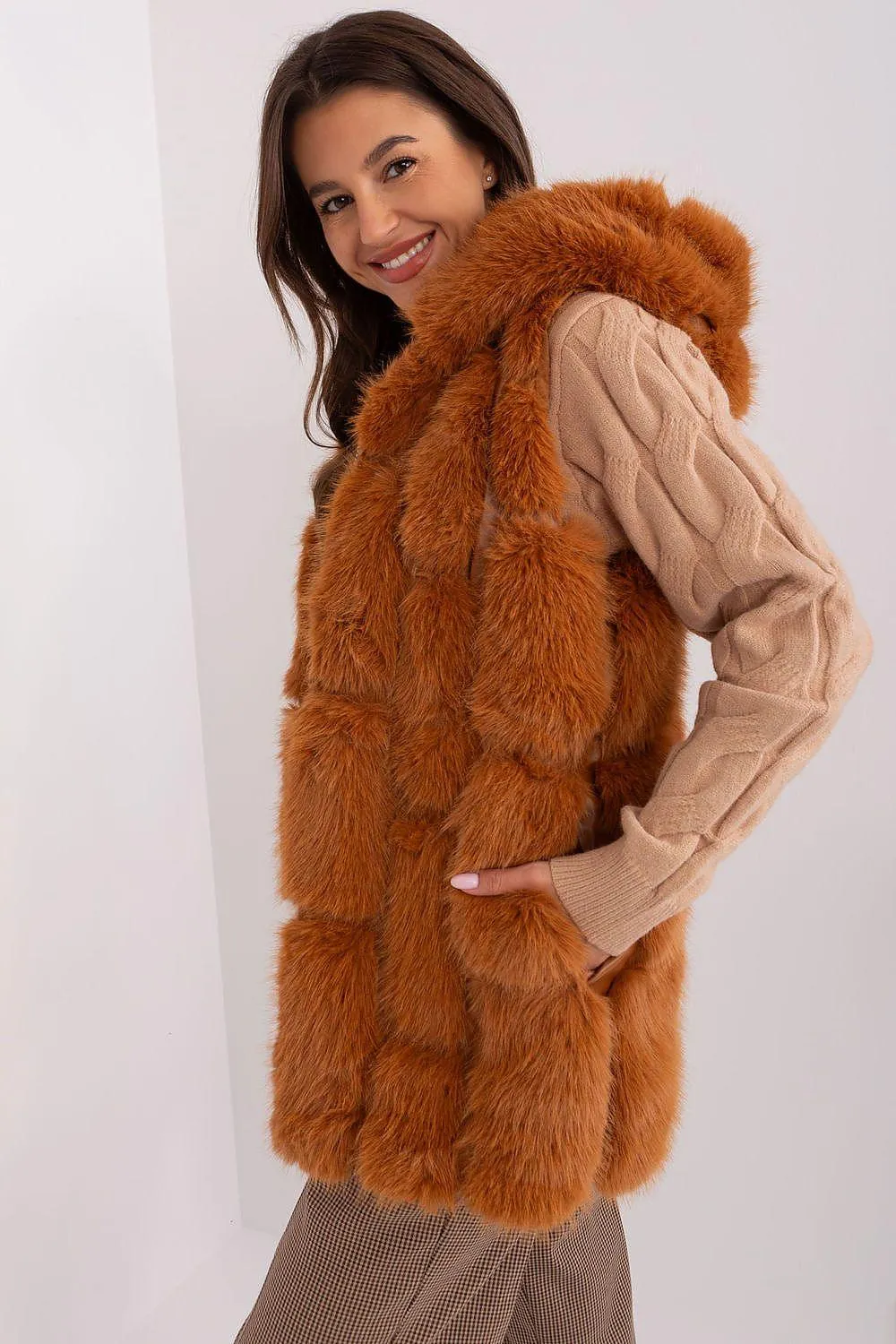 Elegant Hooded Faux Fur Vest for Stylish Warmth